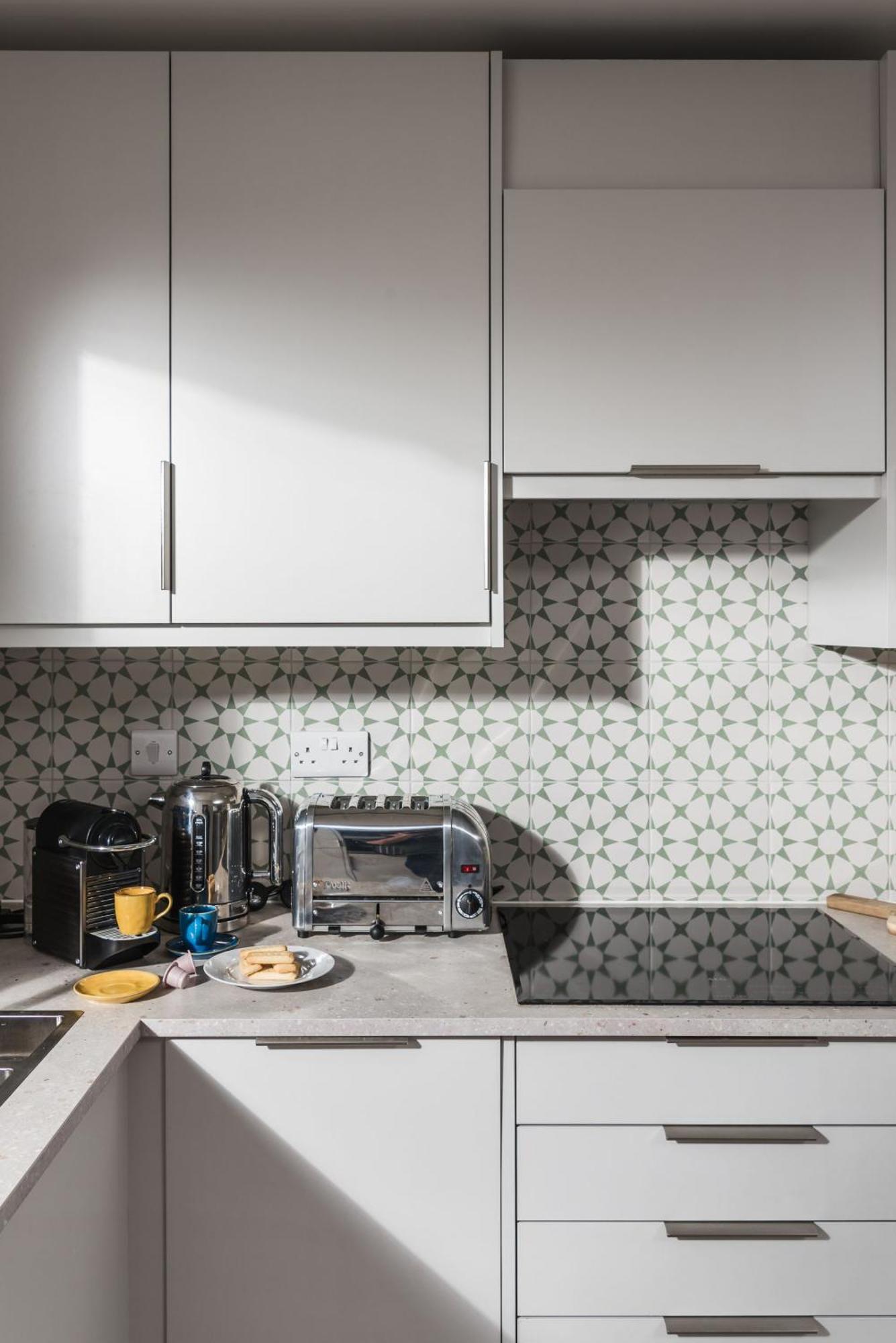 Tradewinds Villa Camber Екстериор снимка
